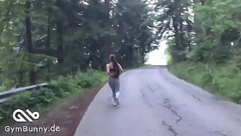 Amateur German Teen Gets A Blowjob While Jogging In The Park