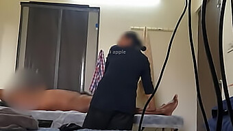 Filmato Di Nascosto In Un Centro Benessere Con Massaggi