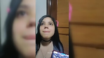 Video Buatan Sendiri Teman Wanita Colombia Mengganggu Permainan Seksual Saya