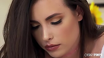 A Beleza Morena Casey Calvert Descobre O Prazer Do Hardcore Por Trás Do Sexo Anal