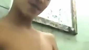 Indonesian Stud Enjoys Bathroom Romp With Girlfriend