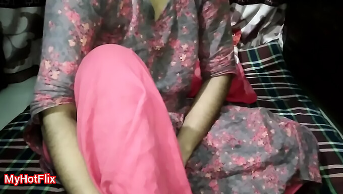 Video Seks Birahi Istri Desa India Dengan Suaminya.