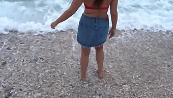 Rencontre Intense Sur La Plage Avec Une Babe Aléatoire Pour Une Baise Passionnée Et Un Orgasme Intense