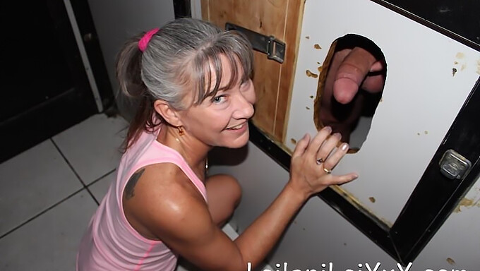 Zkušená Milfka Poprvé Zkoumá Glory Hole